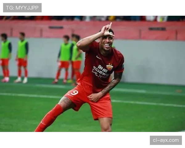 非洲足球转会市场迎来重大变动，传奇球员转战新东家表现抢眼